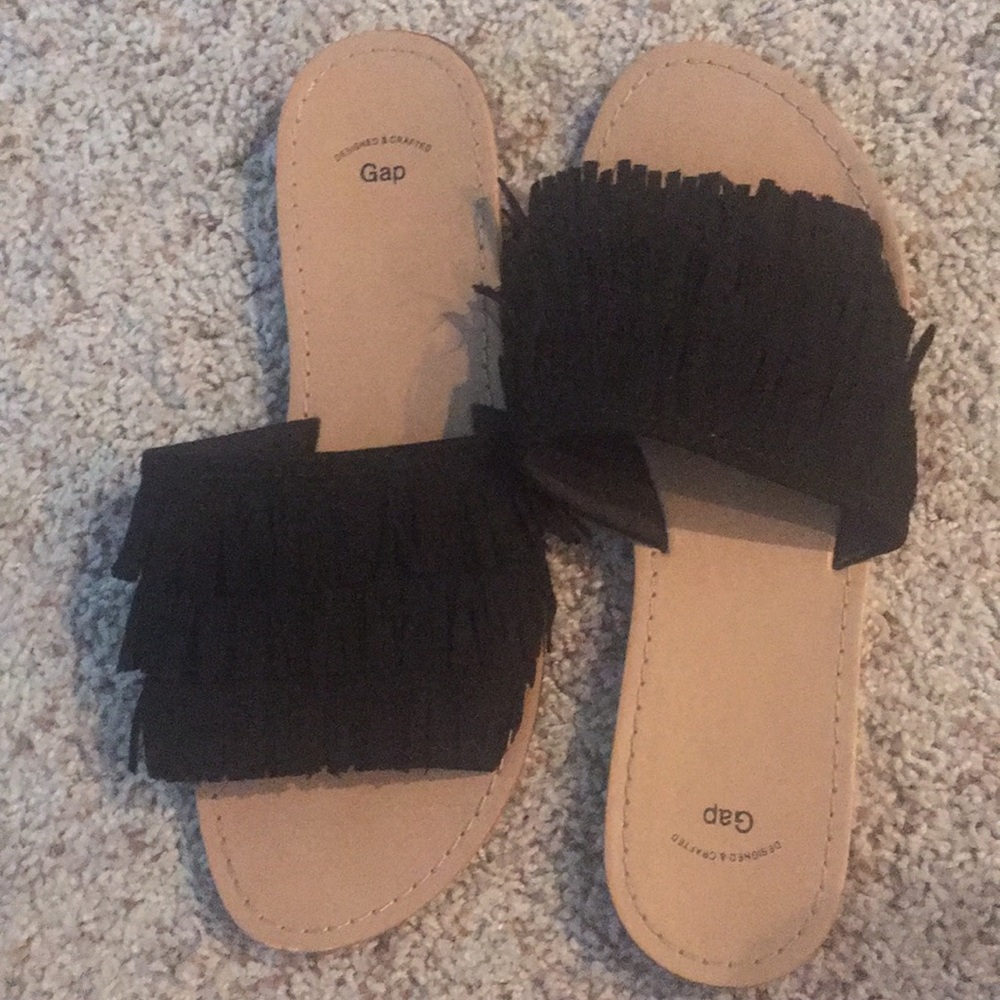 Gap sandals